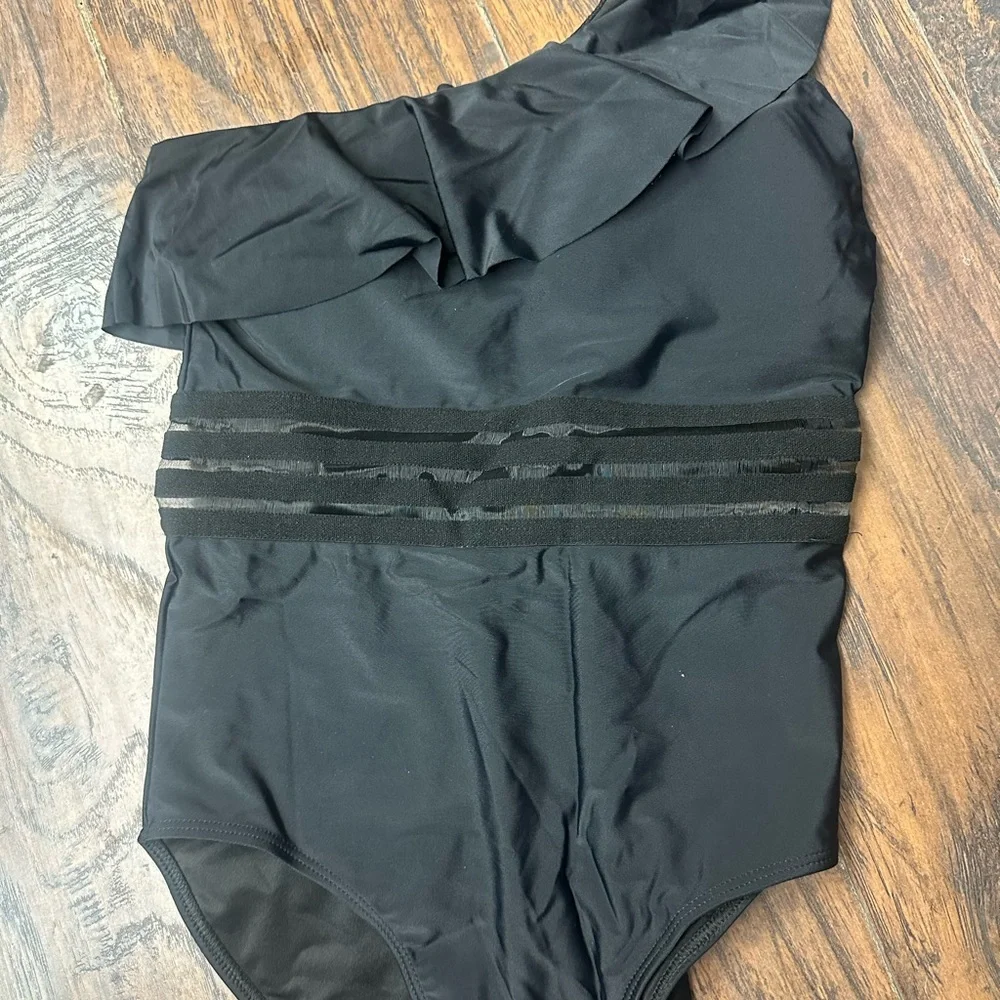 Elegant Black One-Shoulder Swim One Piece.  <<<<<108>>>>